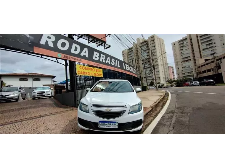 Chevrolet Onix Branco 5