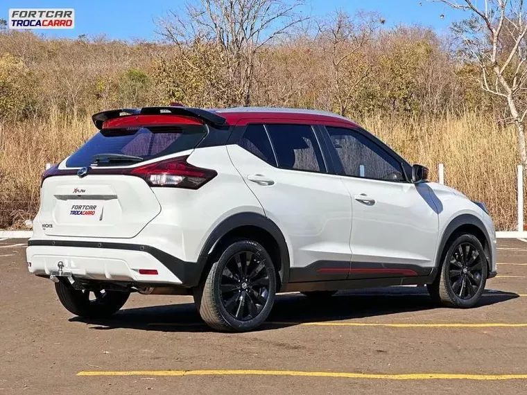 Nissan Kicks Branco 4