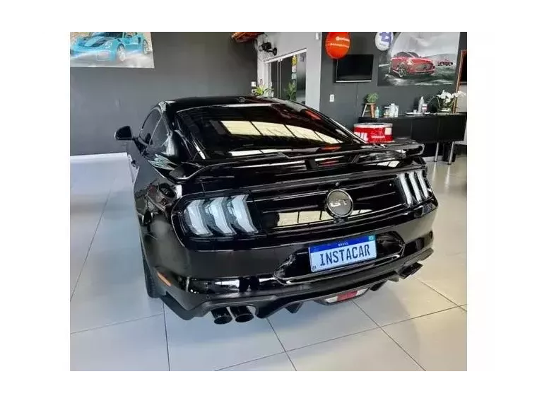 Ford Mustang Preto 6