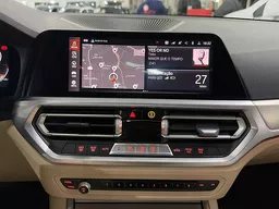BMW 320i