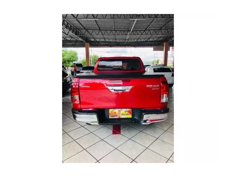 Toyota Hilux Vermelho 6