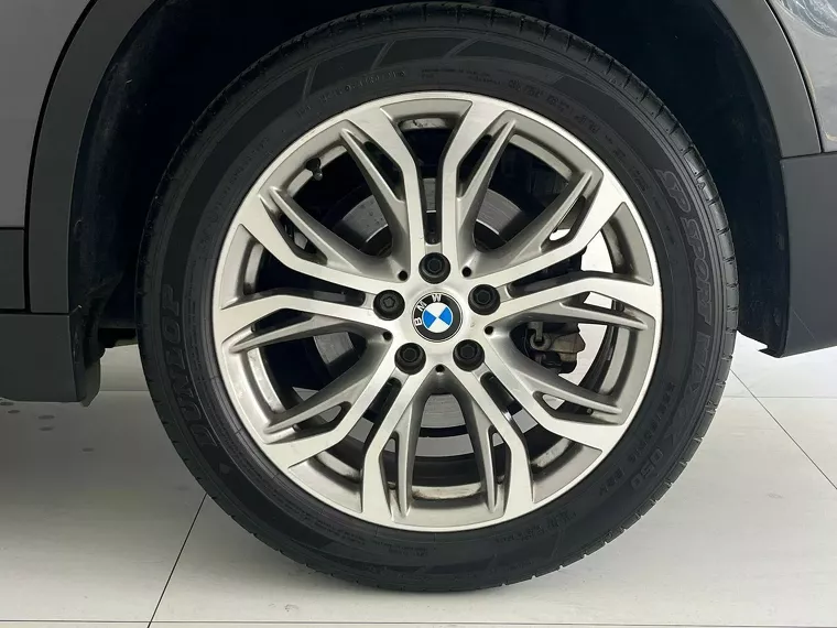 BMW X1 Cinza 2