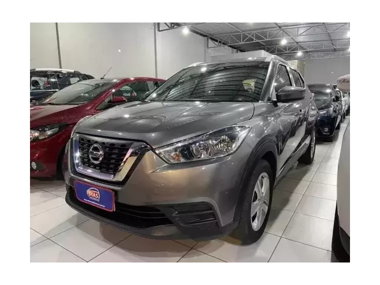 Nissan Kicks Cinza 7