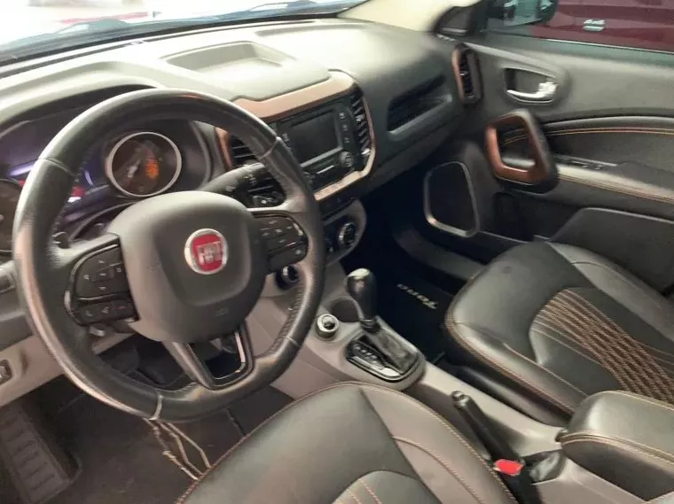 Fiat Toro Preto 25