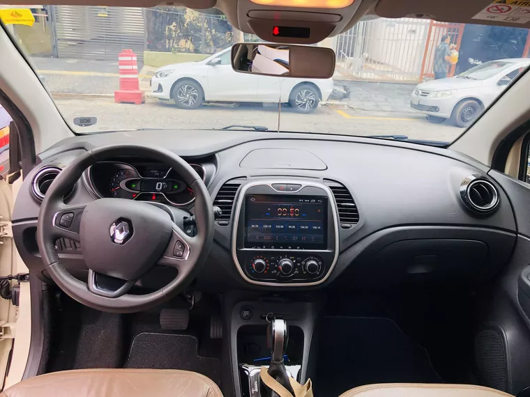 Renault Captur Bege 14