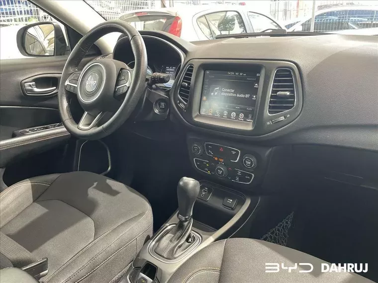 Jeep Compass Branco 17