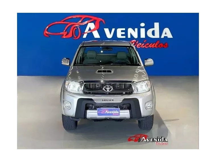 Toyota Hilux Prata 10