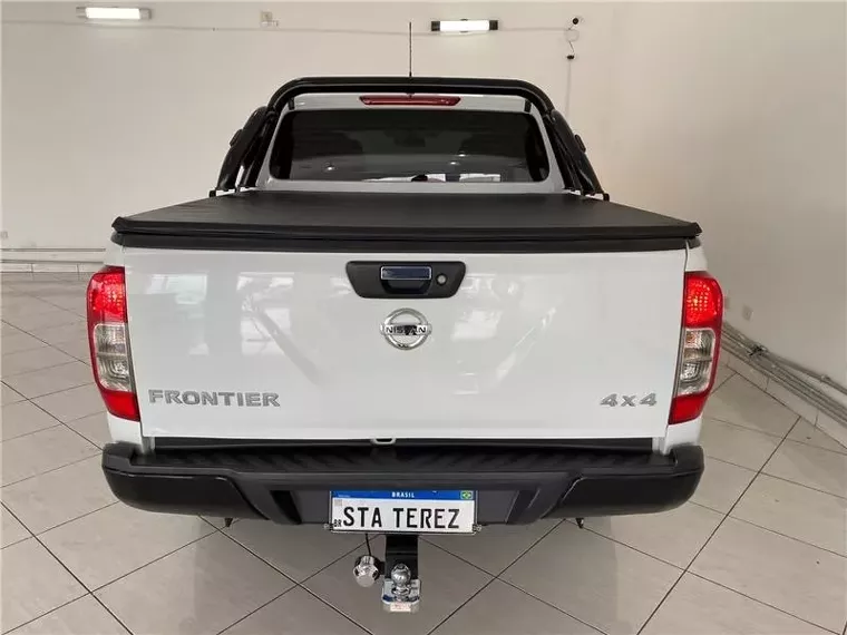 Nissan Frontier Branco 4