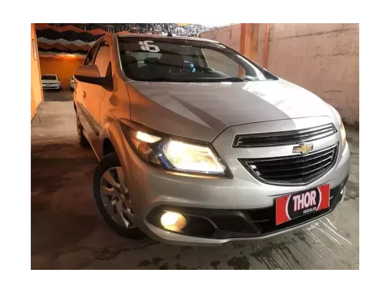 Chevrolet Prisma Prata 6