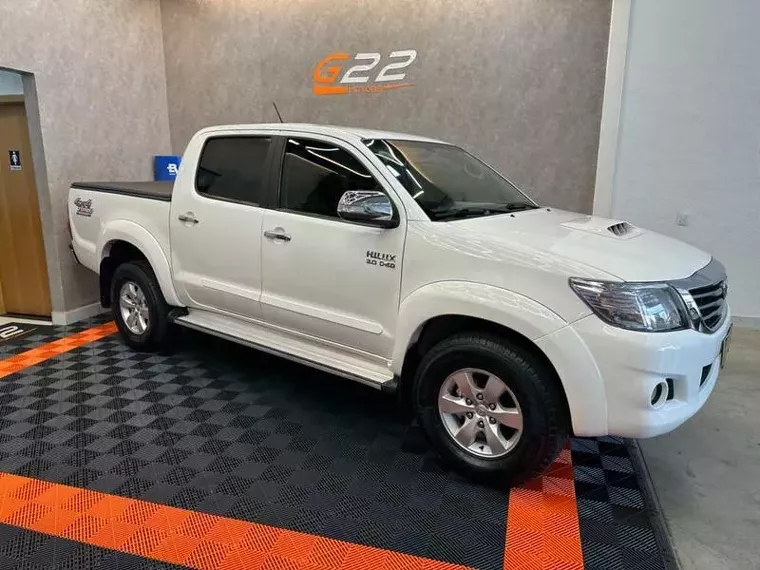 Toyota Hilux Branco 6