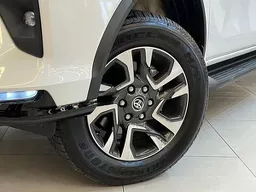 Toyota Hilux SW4