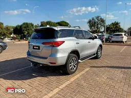 Toyota Hilux SW4