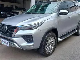 Toyota Hilux SW4