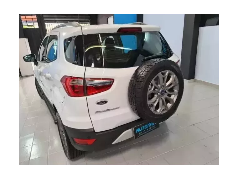 Ford Ecosport Branco 4