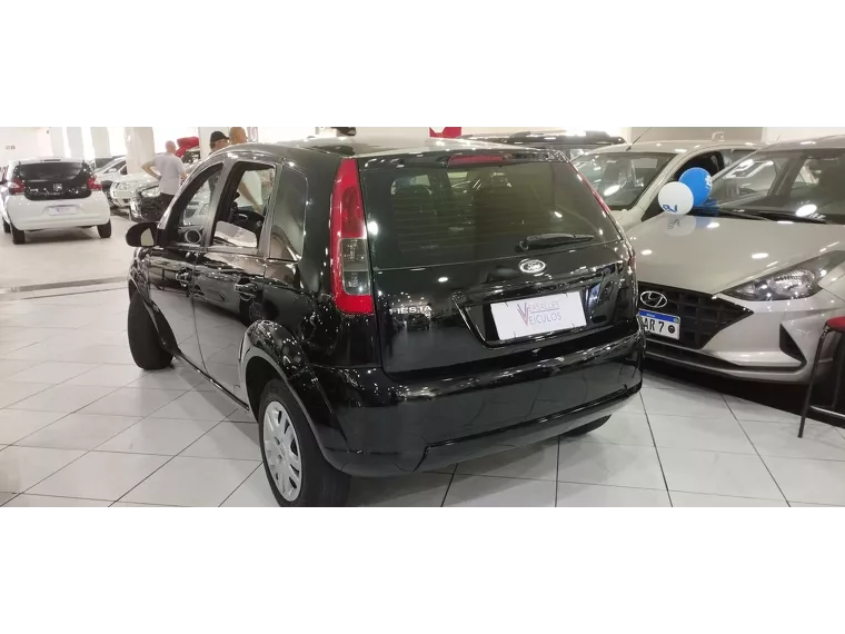 Ford Fiesta Preto 2