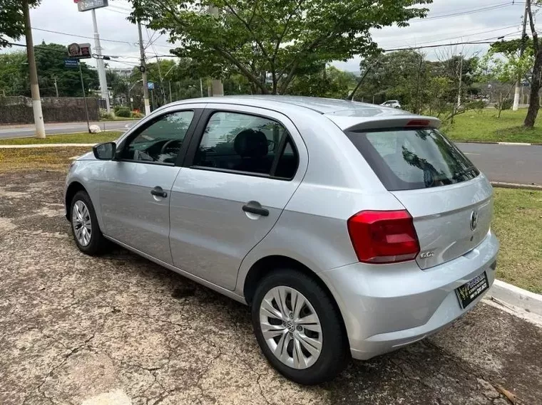 Volkswagen Gol Prata 5