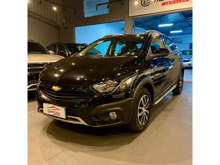 Chevrolet Onix Preto 1