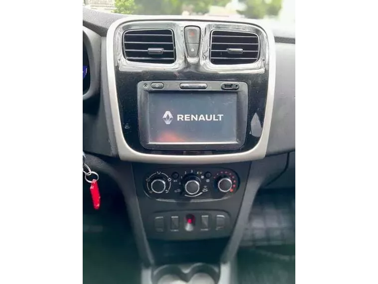 Renault Sandero Prata 1