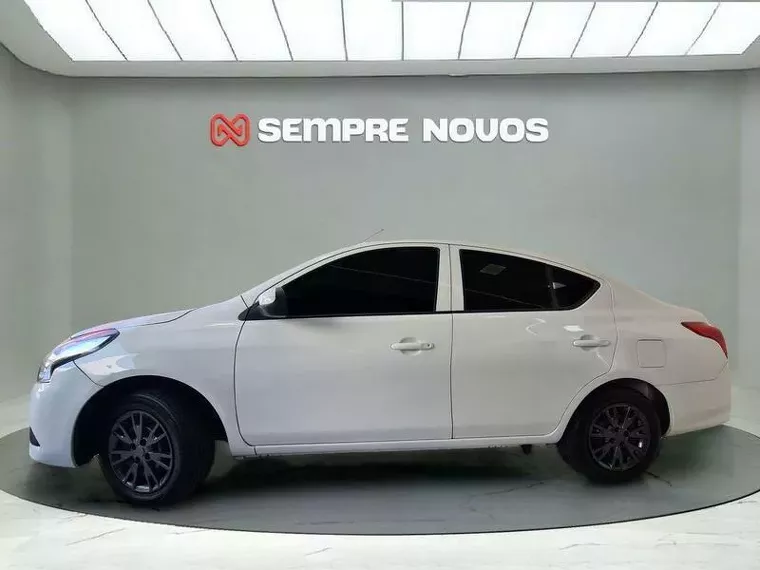 Nissan Versa Branco 1