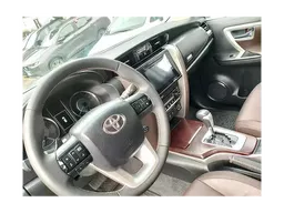 Toyota Hilux SW4