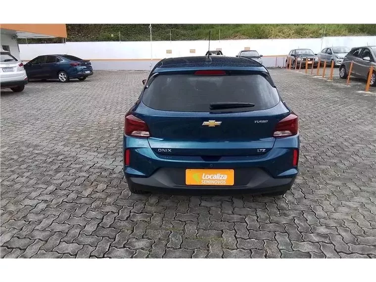 Chevrolet Onix Azul 7