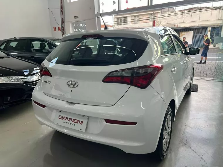 Hyundai HB20 Branco 4