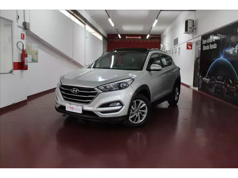 Hyundai Tucson Prata 3