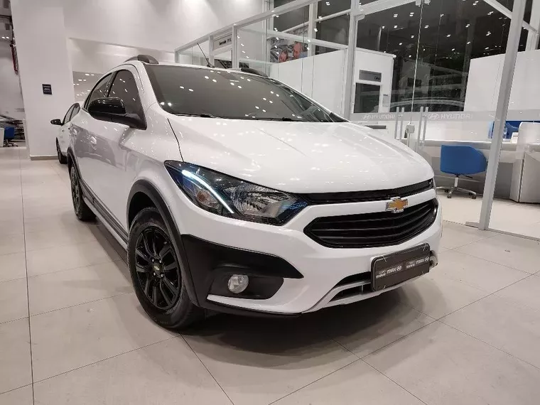 Chevrolet Onix Branco 6