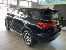 Toyota Hilux SW4