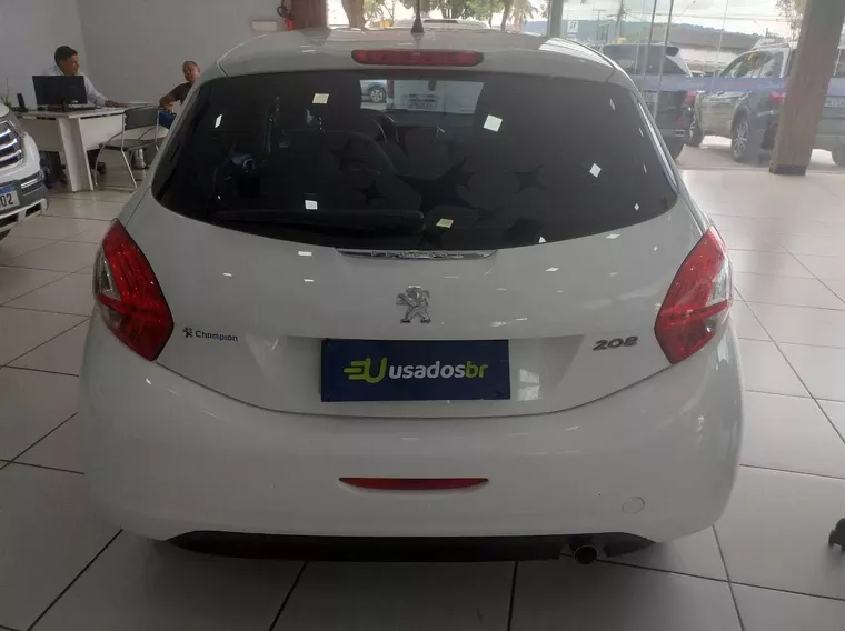 Peugeot 208 Branco 6