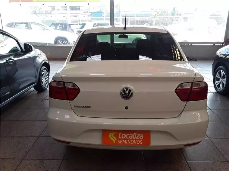 Volkswagen Voyage Branco 4