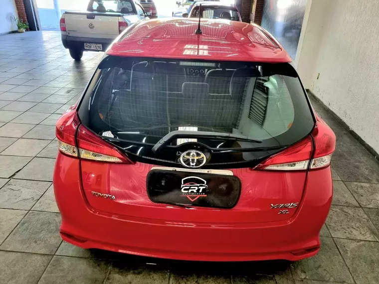 Toyota Yaris Vermelho 6