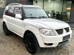 Mitsubishi Pajero TR4