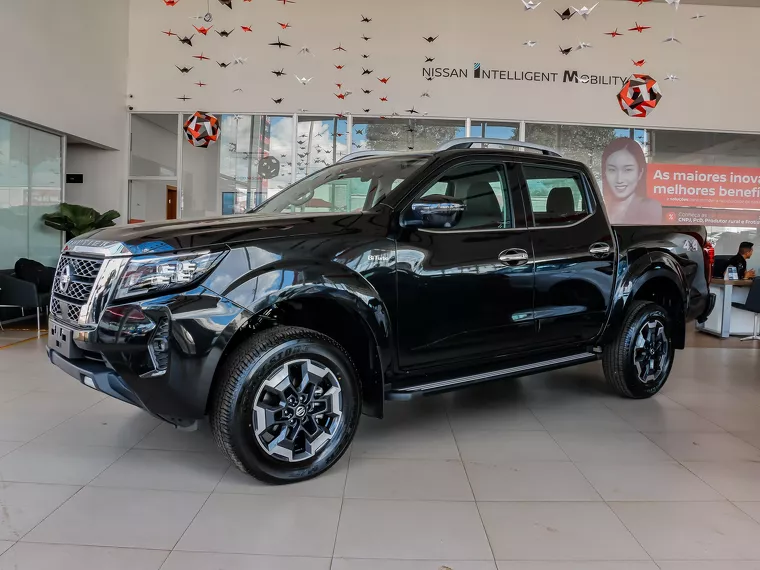 Nissan Frontier Preto 2