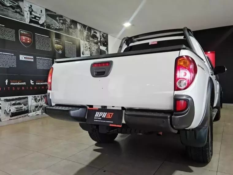 Mitsubishi L200 Savana Branco 6