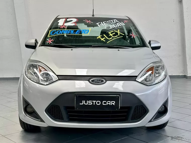 Ford Fiesta Prata 4