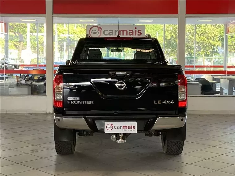 Nissan Frontier Preto 12