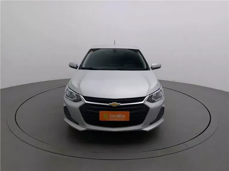 Chevrolet Onix Prata 3