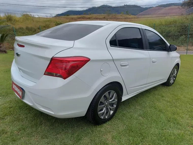 Chevrolet Onix Branco 7