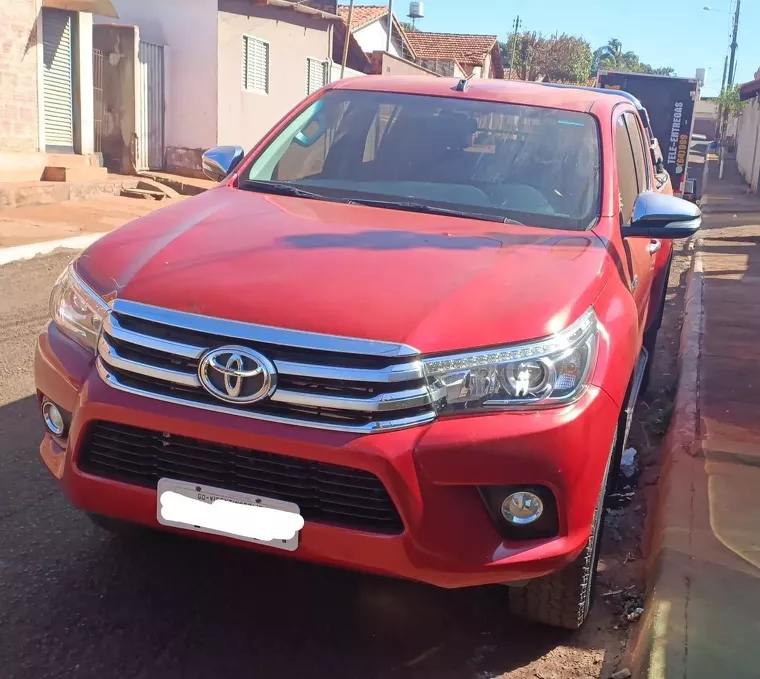 Toyota Hilux Vermelho 2