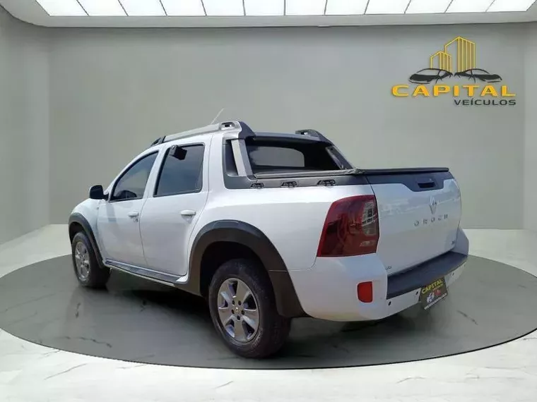 Renault Duster Oroch Branco 9