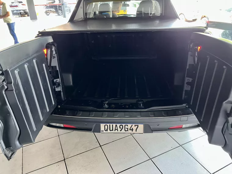 Fiat Toro Preto 17