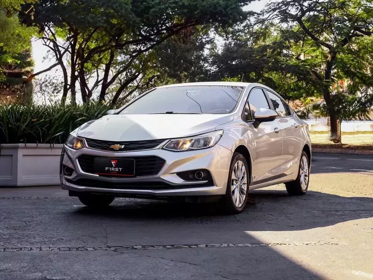 Chevrolet Cruze Prata 6