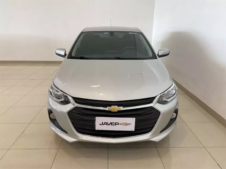 Chevrolet Onix Prata 1