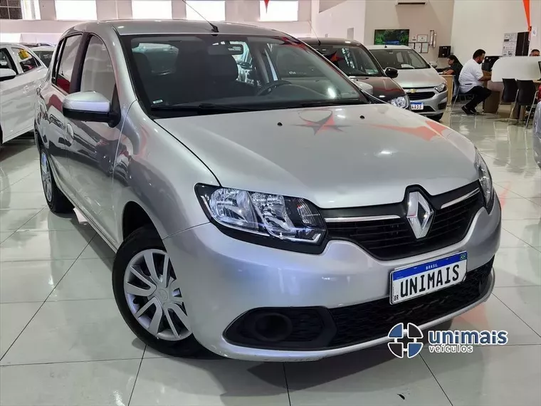 Renault Sandero Prata 13