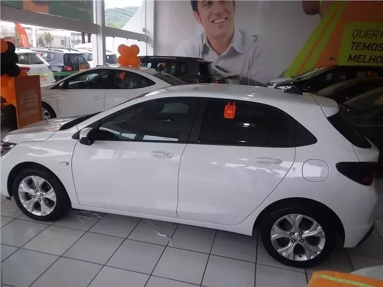 Chevrolet Onix Branco 1