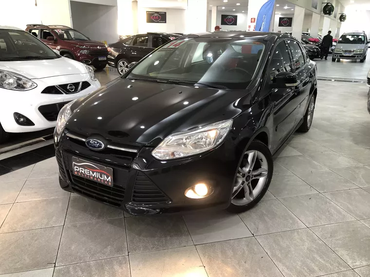 Ford Focus Preto 5