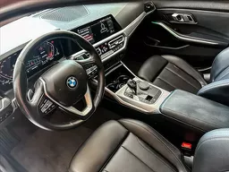 BMW 320i