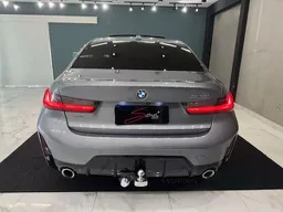 BMW 320i