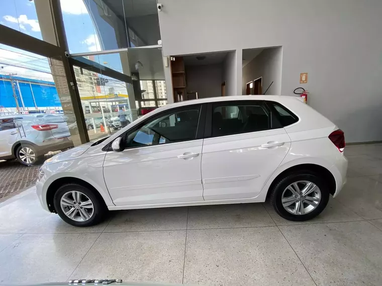 Volkswagen Polo Hatch Branco 15